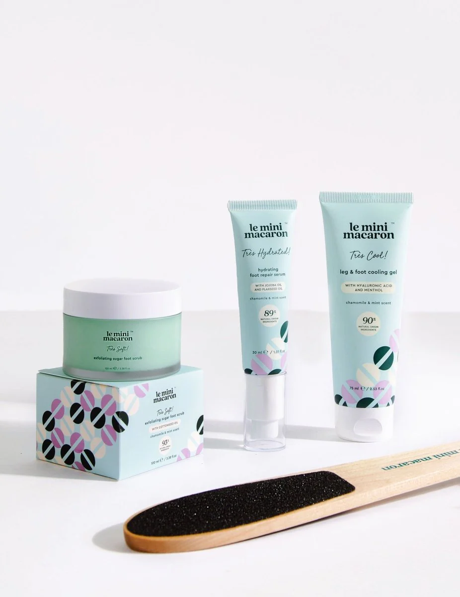 Très Soft- Exfoliating Sugar Foot Scrub - Image 4